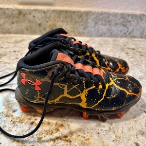 Under Armour kids lava cleats 🔥
